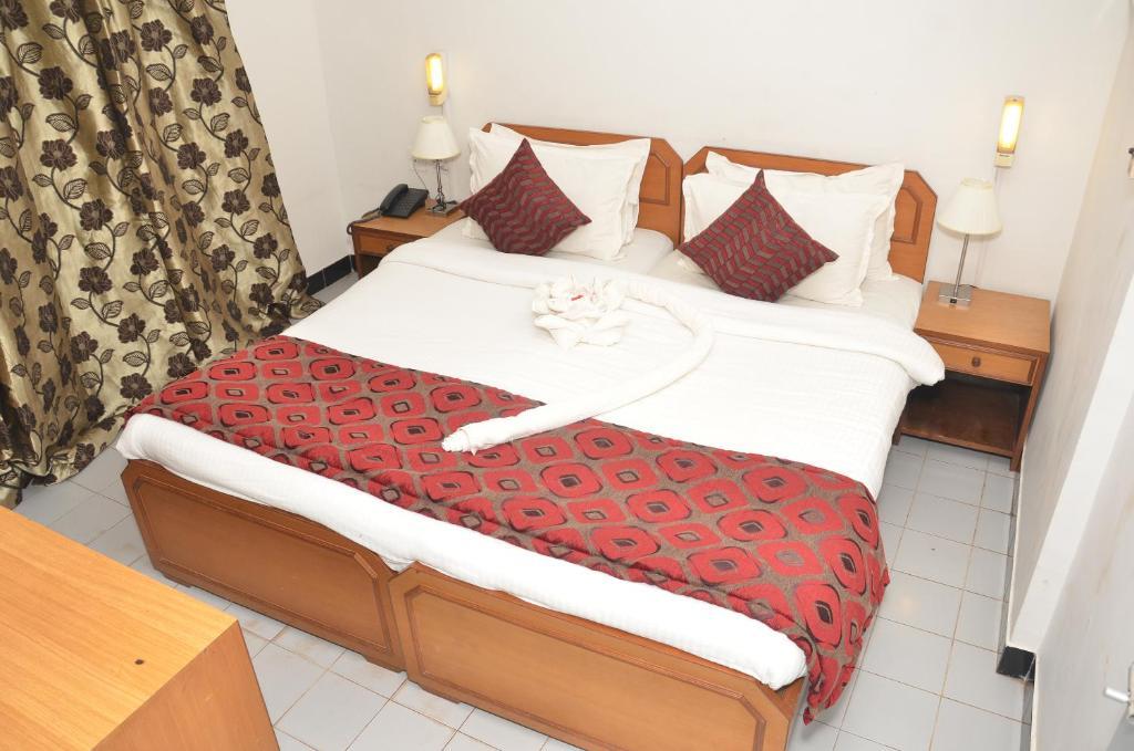Sunkissed Plaza Hotel Calangute Room photo