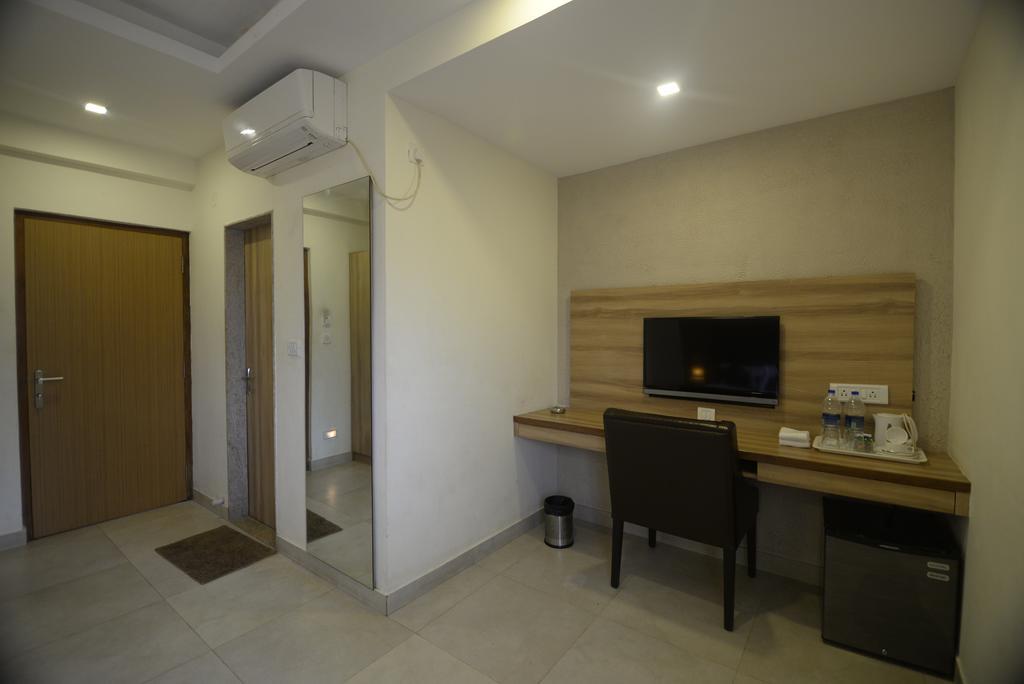 Sunkissed Plaza Hotel Calangute Exterior photo
