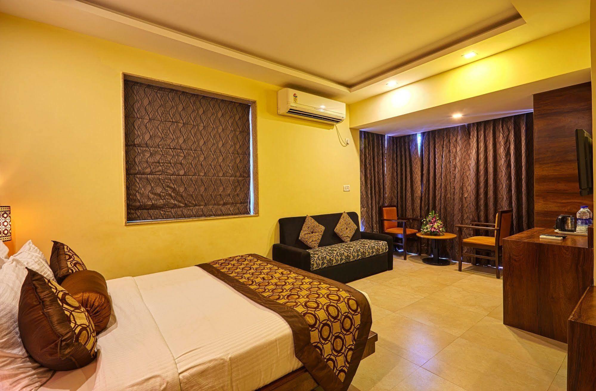Sunkissed Plaza Hotel Calangute Exterior photo