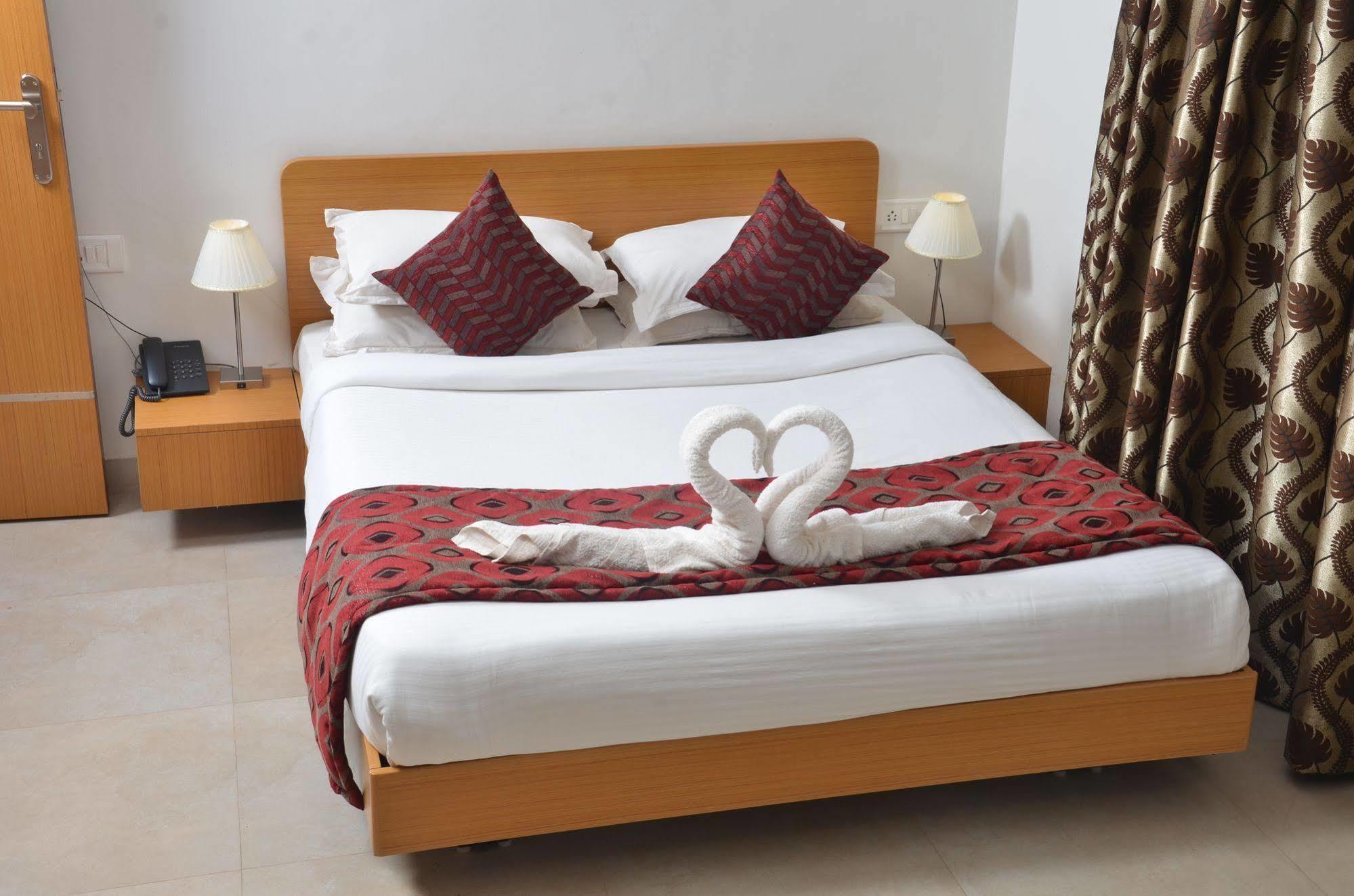 Sunkissed Plaza Hotel Calangute Exterior photo